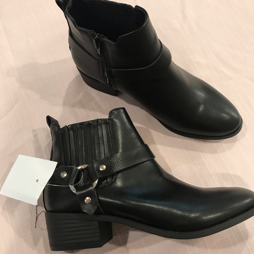 MADDEN GIRL by Steve Madden BOOTS - NWT. SZ 6